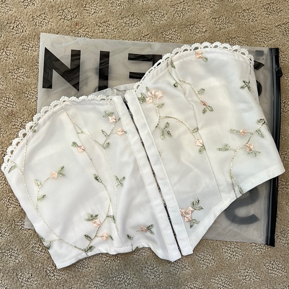 Floral Embroidery Top